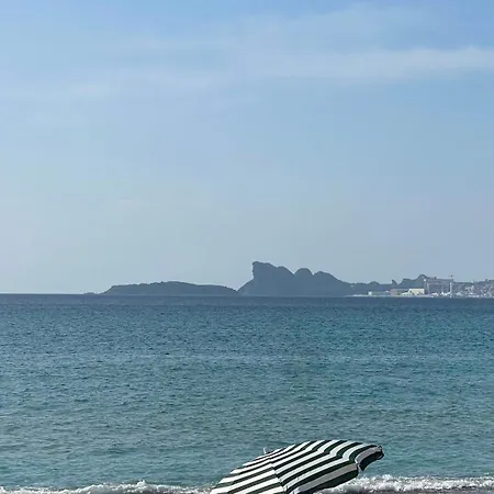 Villa Mas Du Grand Pin - Sur Grande Pinede, Site Naturel Exceptionnel, Calanque Du Port D'alon A 2pas *